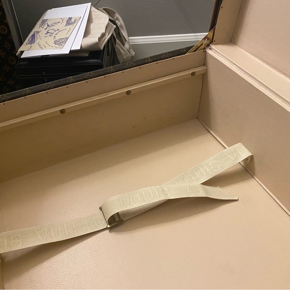 VINTAGE LOUIS VUITTON ALZER TRUNK - Picture 10 of 16